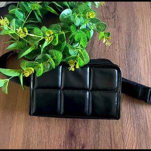 Belt bag color black